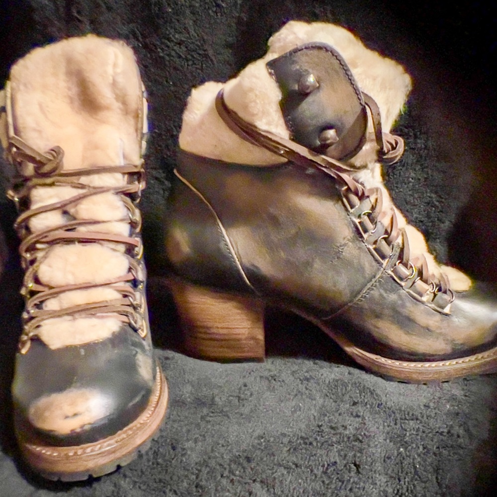 FREEBIRD NORWAY, Women’s size 10 boot New in the box.